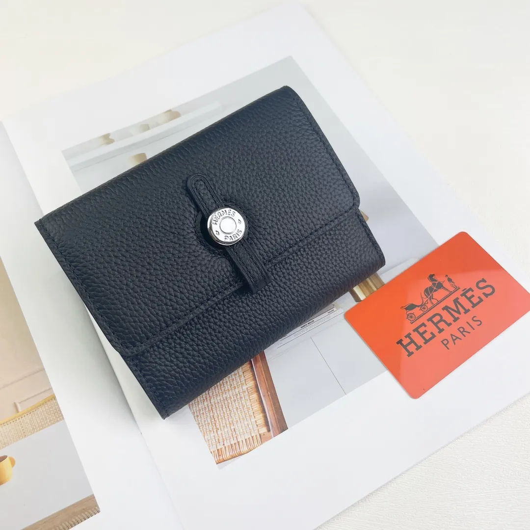 [Hermes new wallet]💰250 Model: H230 silver buckle Dimensions: length 13.5x width 10.5x thickness 2 cm Made of togo calfskin, equipped with 10 card slots, 1 banknote pocket, palladium-plated lock buckle, exquisite and perfect workmanship, original OEM code inside