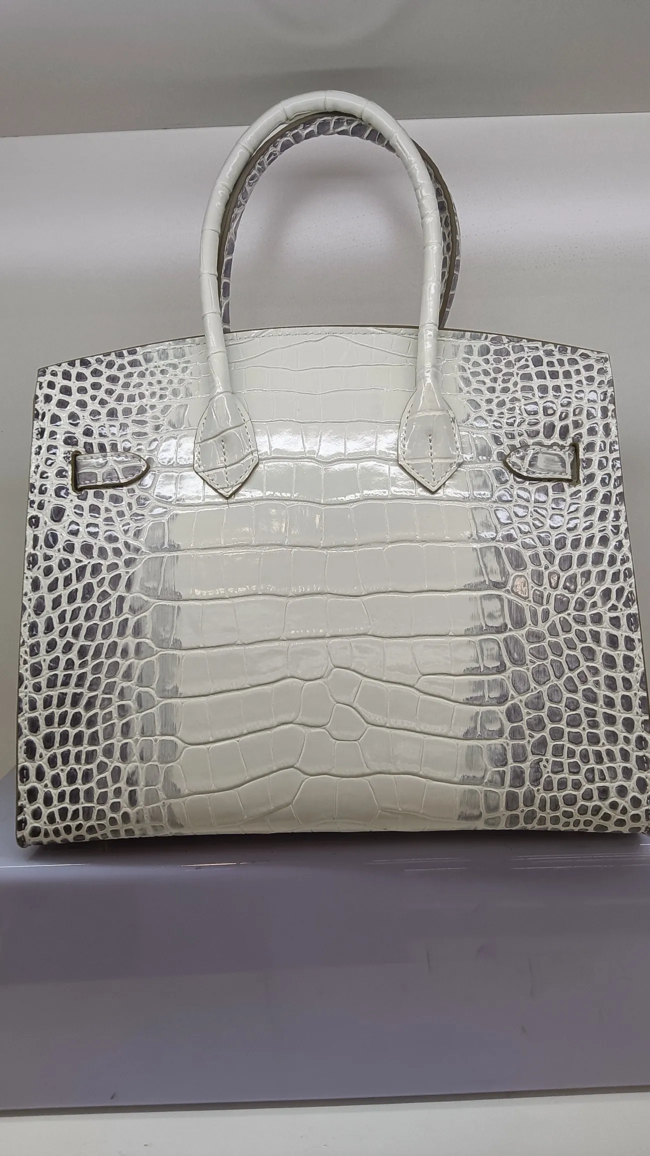 760💰 Crocodile pattern cowhide oil edge model: picture color, Himalayan color, no perforation, with long shoulder strap, size 30X13X26cm