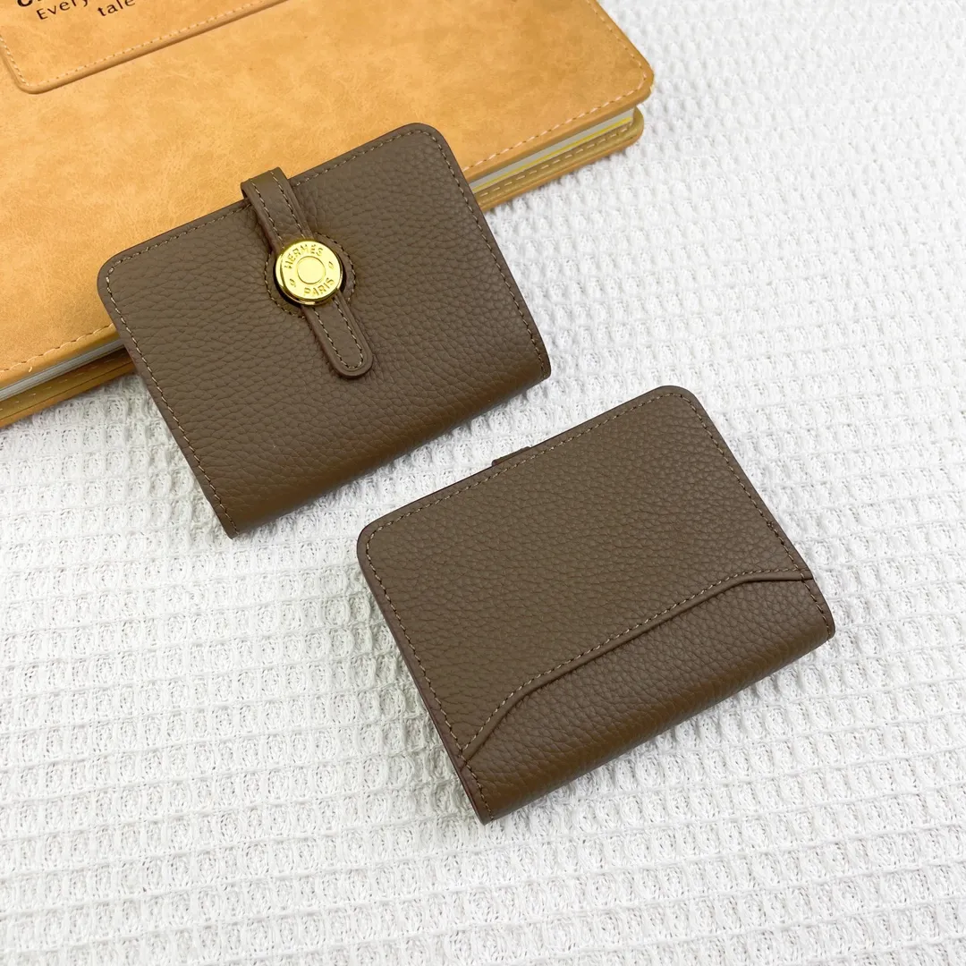 Hermes original Togo p180💰 Model: 0510 size: 11*10cm 🇫🇷Overseas🇫🇷Imported Togo cowhide, soft and comfortable to the touch. Counter version, original replica with hardware, exquisite and elegant, oil edges are straight and smooth🎈Exquisite convenient card holder