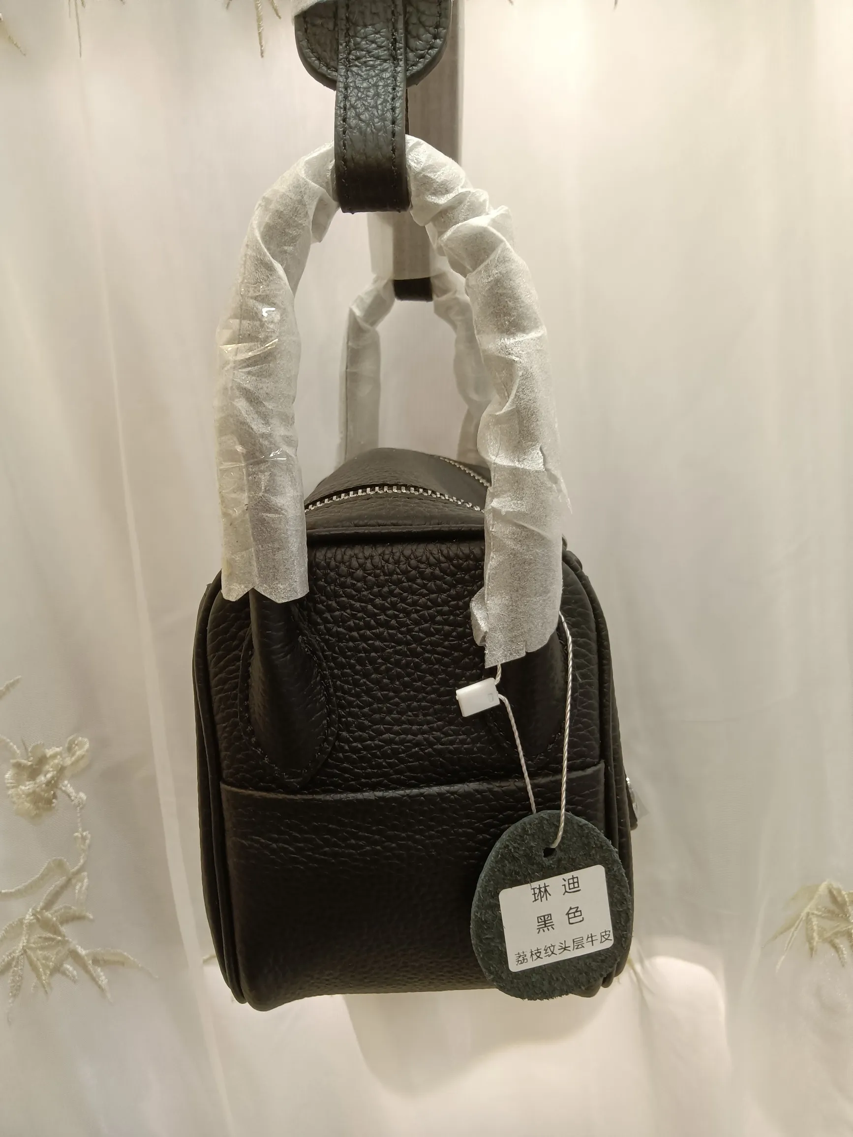 620💰Lindy mini size Hermes Lindy (Chinese name: Lindy bag) Hermès’ most ladylike bag, more relaxed and elegant👜😖Side pockets can store small items✨It is said that Bai Fumei likes to collect it💃Original first-layer cowhide, size 20cm