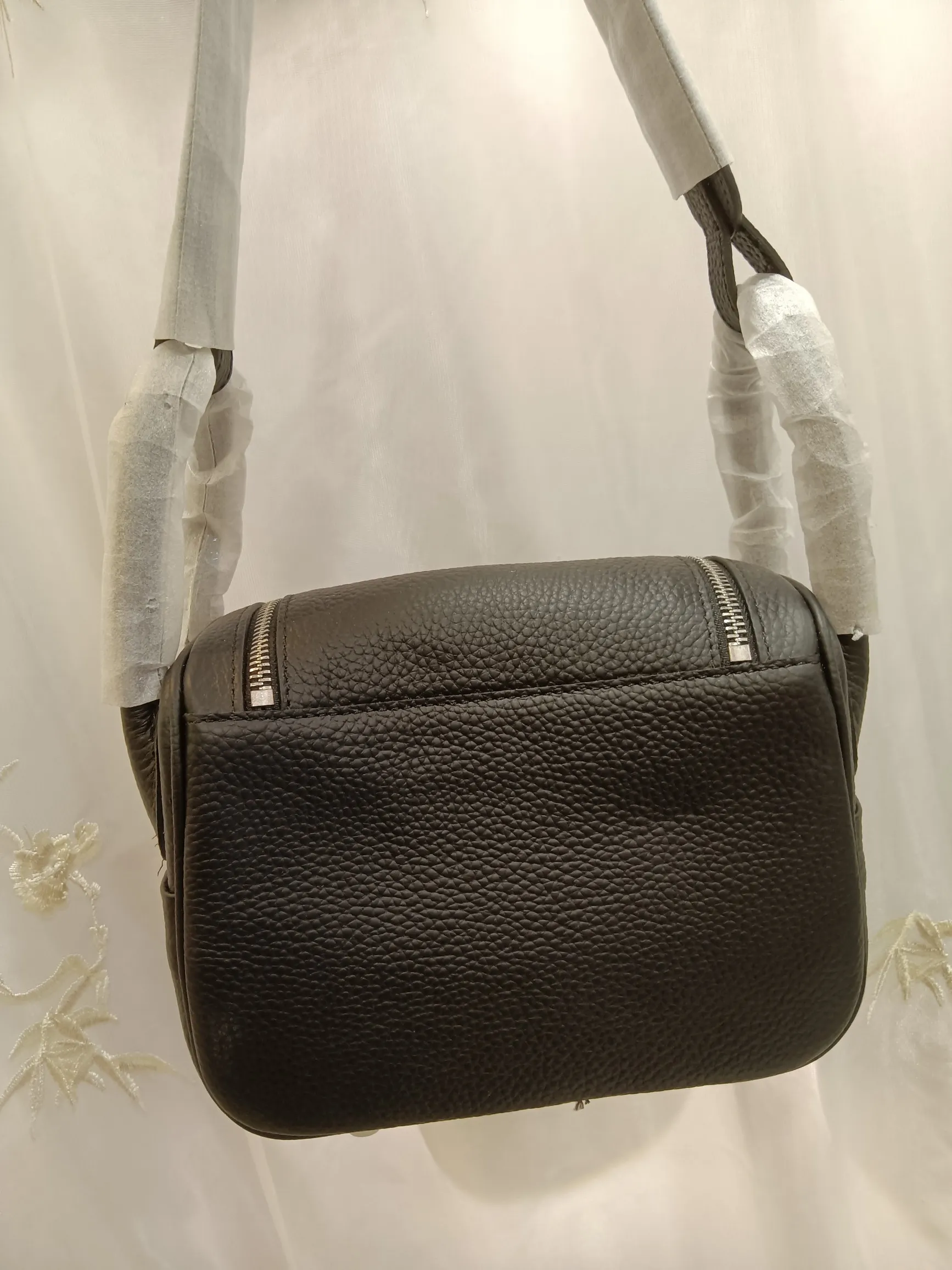 620💰Lindy mini size Hermes Lindy (Chinese name: Lindy bag) Hermès’ most ladylike bag, more relaxed and elegant👜😖Side pockets can store small items✨It is said that Bai Fumei likes to collect it💃Original first-layer cowhide, size 20cm