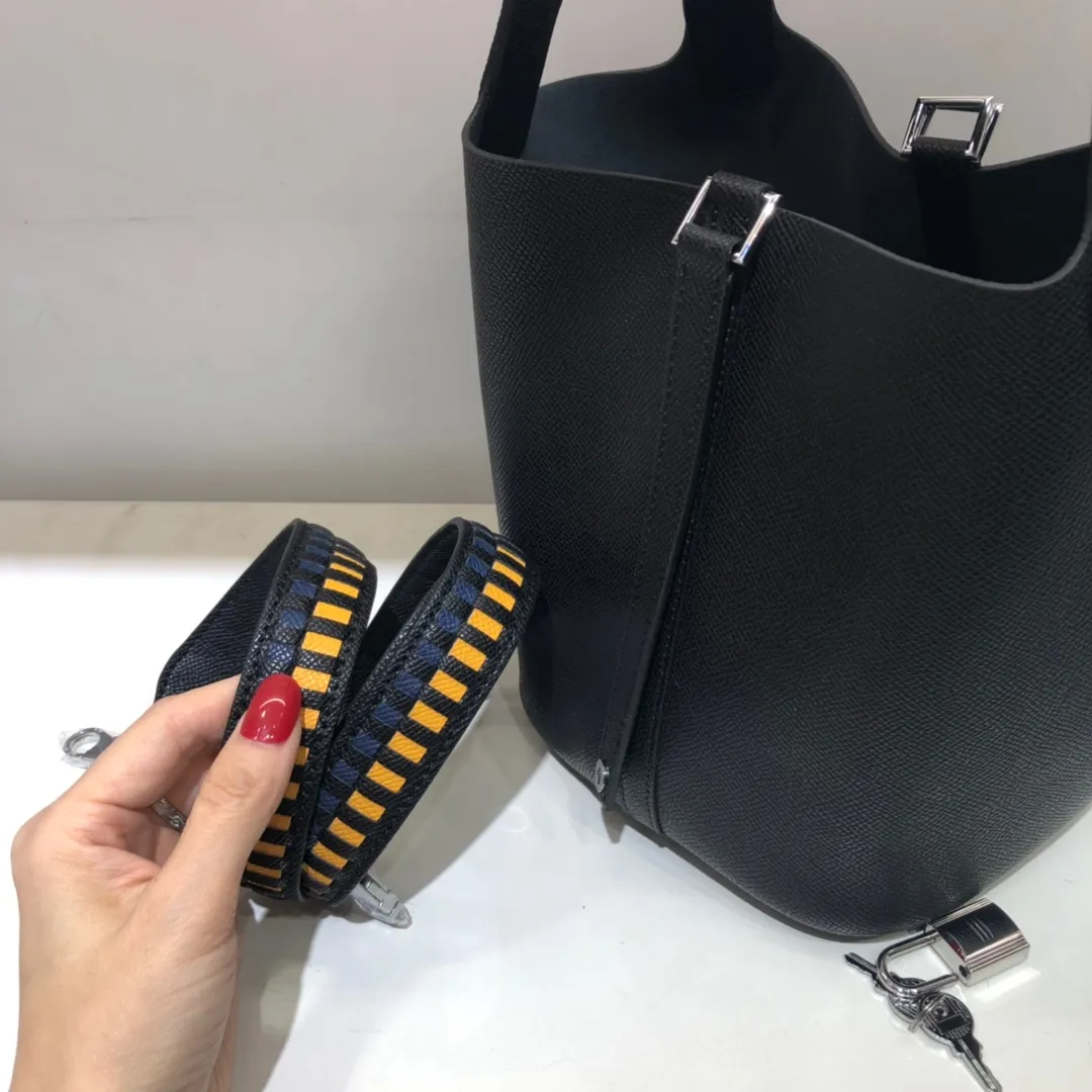 Running price💰760👉Hermes Epsom palm print vegetable basket color block braided wrist 🌺top calfskin original leather😈 size 20/20/16