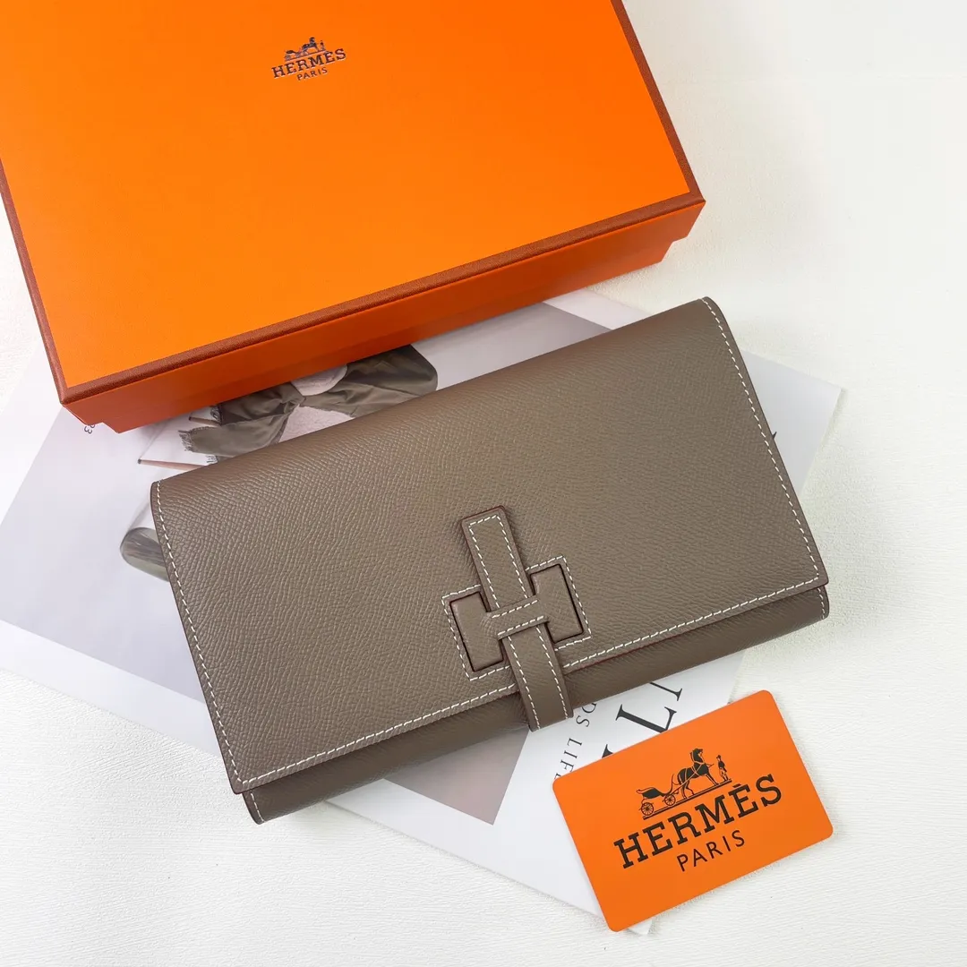 HERMES official website new model 💰300 New H Passant Toutenmainte Epsom calfskin long wallet Model: 951 palm print - Sheath "H passant" opening and closing - Zipper coin purse - Pocket with original OEM code inside - Can store passport or large-size mobile phone Metal texture: palladium plated Dimensions: length 20.8 × width 12.4 × thickness 2.7 cm