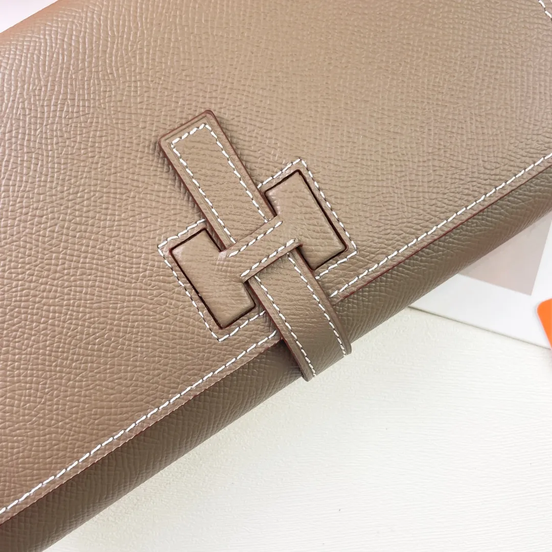 HERMES official website new model 💰300 New H Passant Toutenmainte Epsom calfskin long wallet Model: 951 palm print - Sheath "H passant" opening and closing - Zipper coin purse - Pocket with original OEM code inside - Can store passport or large-size mobile phone Metal texture: palladium plated Dimensions: length 20.8 × width 12.4 × thickness 2.7 cm
