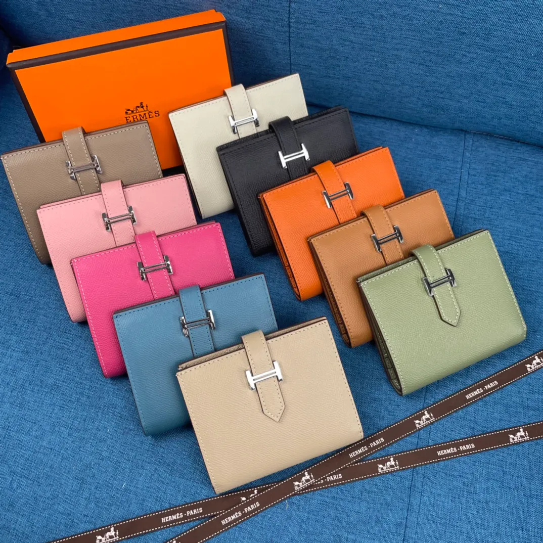[Hermes original order] p230💰 Hermès new solid color leather pocket vertical wallet 💋Counter copy, original hardware, original OEM code inside 💋Soft feel 🎉Oil edges are straight and smooth, compare with the counter 💋Material: imported palm print cowhide 💋Size: 10*12CM. 💋Model: 5120 palm print