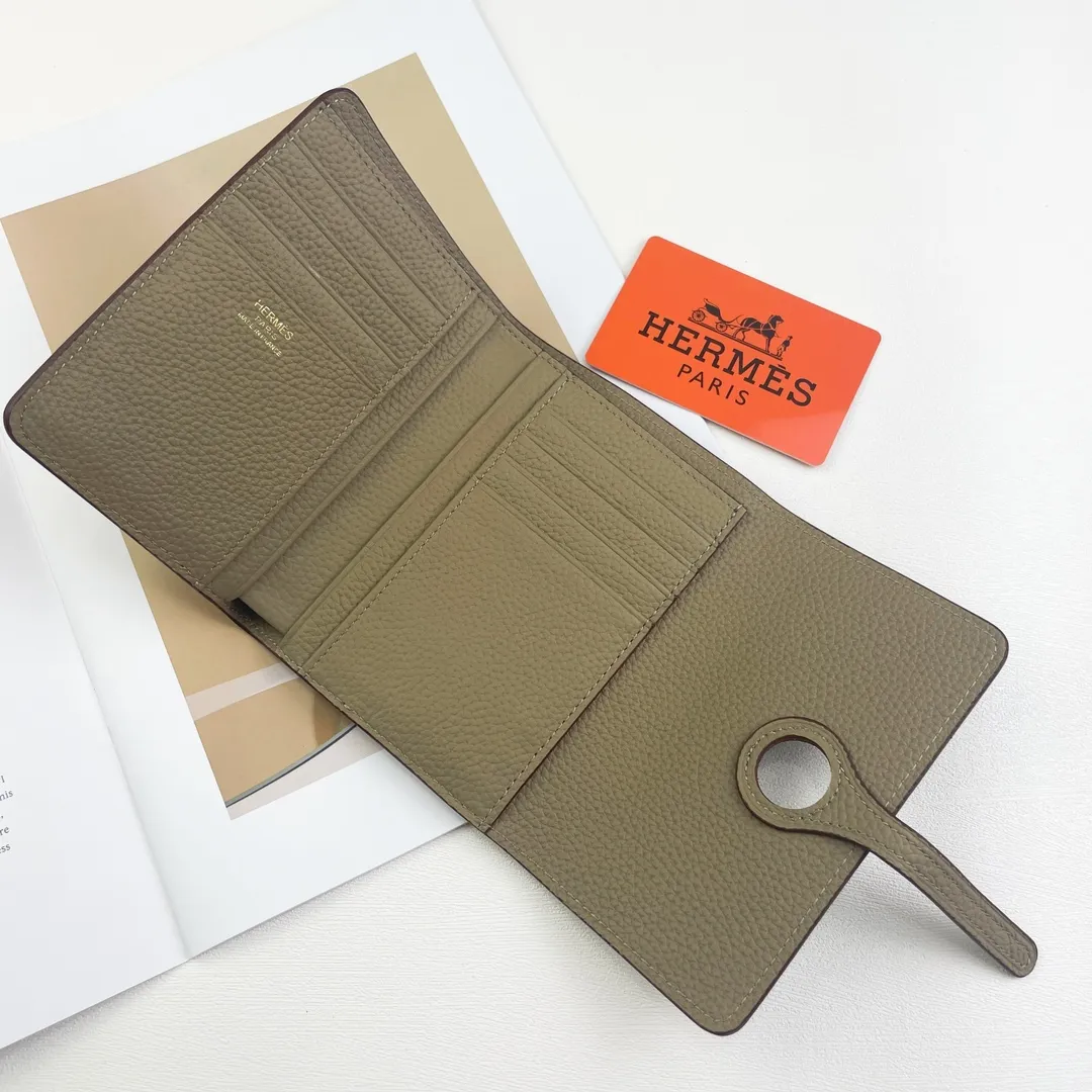 [Hermes new wallet]💰250 Model: H230 gold buckle Dimensions: length 13.5x width 10.5x thickness 2 cm Made of togo calfskin, equipped with 10 card slots, 1 banknote pocket, palladium-plated lock buckle, exquisite and perfect workmanship, original OEM code inside