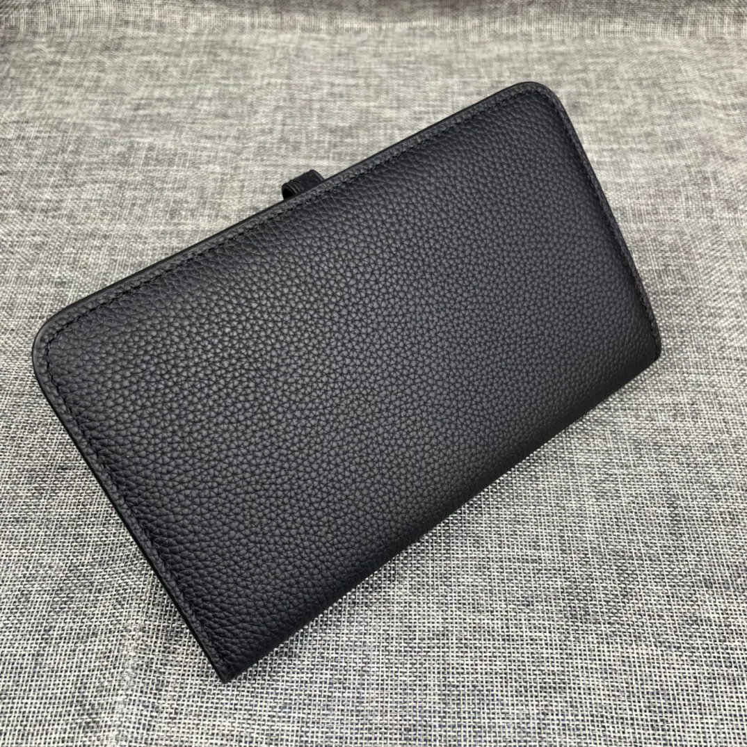 Original quality, p300💰 Hermès Dogon Duo detachable wallet Model: 533 silver buckle Made of togo calfskin, with original OEM code inside💄 Exquisite workmanship, 8 card slots, 1 banknote pocket, 2 additional pockets, a detachable coin purse and palladium-plated saddle nail lock Size: 20.1cm*12.5cm
