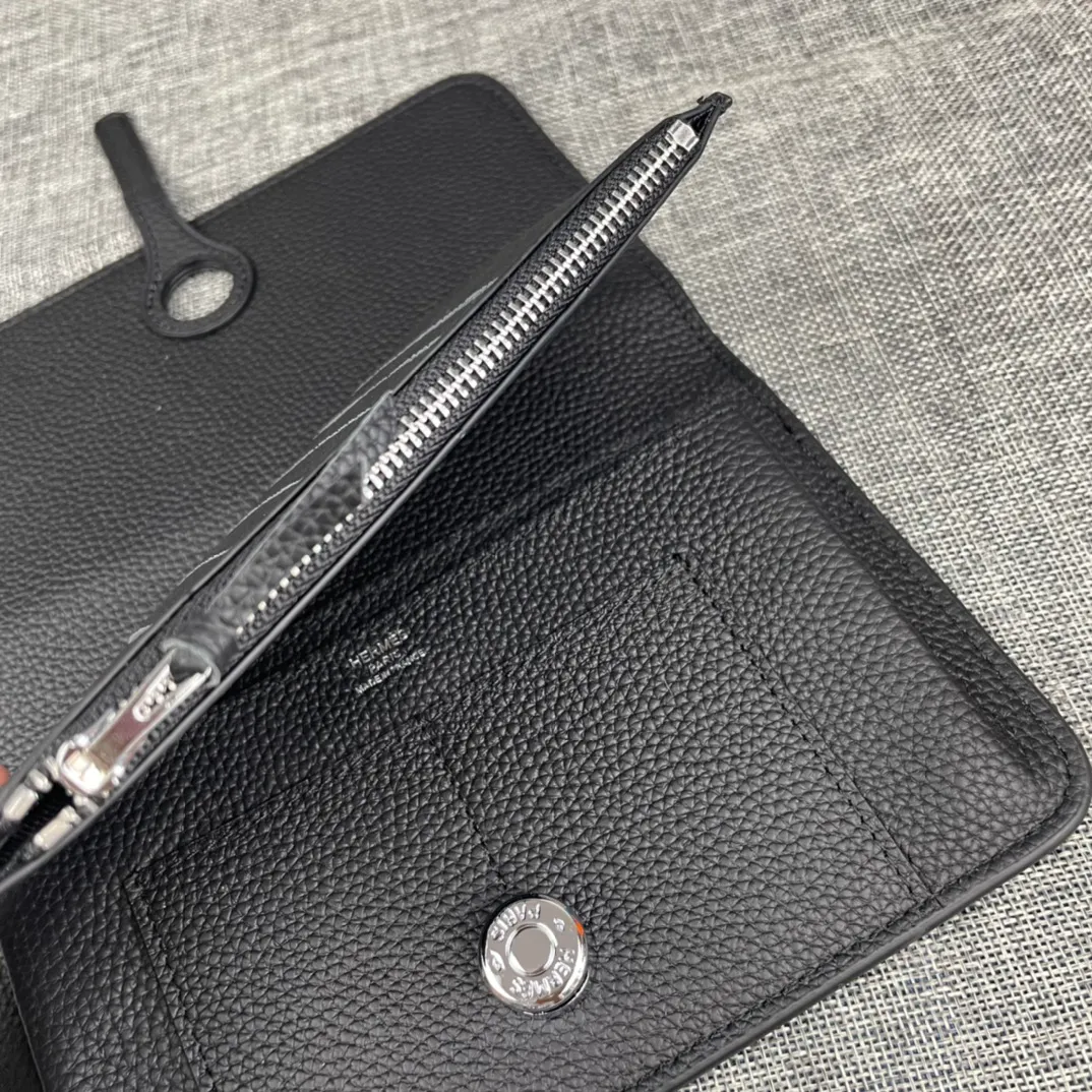 Original quality, p300💰 Hermès Dogon Duo detachable wallet Model: 533 silver buckle Made of togo calfskin, with original OEM code inside💄 Exquisite workmanship, 8 card slots, 1 banknote pocket, 2 additional pockets, a detachable coin purse and palladium-plated saddle nail lock Size: 20.1cm*12.5cm