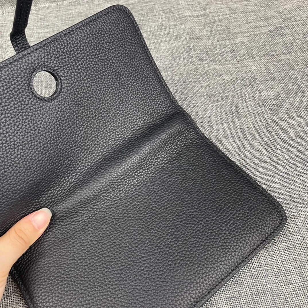 Original quality, p300💰 Hermès Dogon Duo detachable wallet Model: 533 silver buckle Made of togo calfskin, with original OEM code inside💄 Exquisite workmanship, 8 card slots, 1 banknote pocket, 2 additional pockets, a detachable coin purse and palladium-plated saddle nail lock Size: 20.1cm*12.5cm