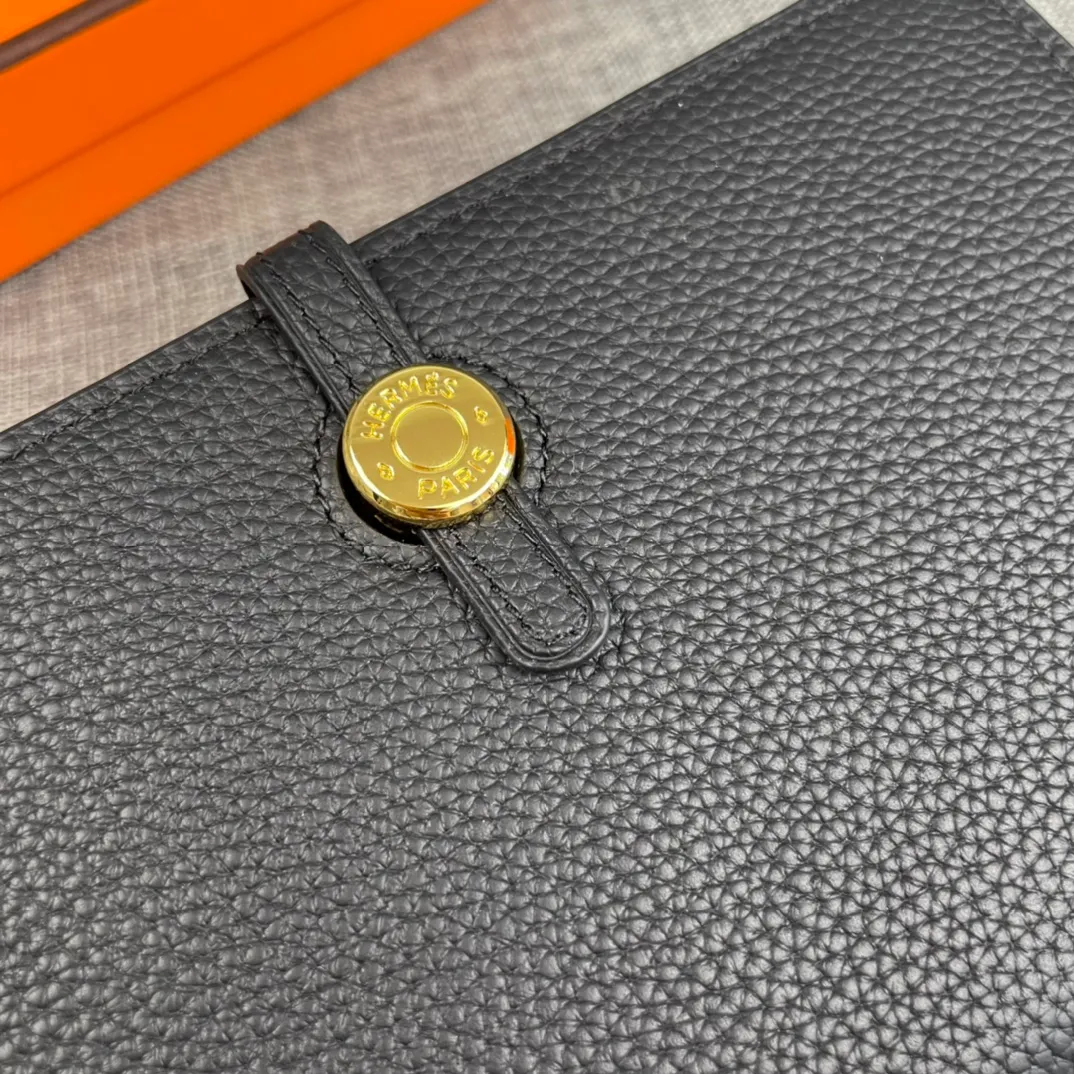 Original quality, p300💰 Hermès Dogon Duo detachable wallet Model: 533 gold buckle Made of Togo calfskin, with original OEM code inside💄 Exquisite workmanship, 8 card slots, 1 bill pocket, 2 extra pockets, a detachable coin purse and palladium-plated saddle nail lock Size: 20.1cm*12.5cm