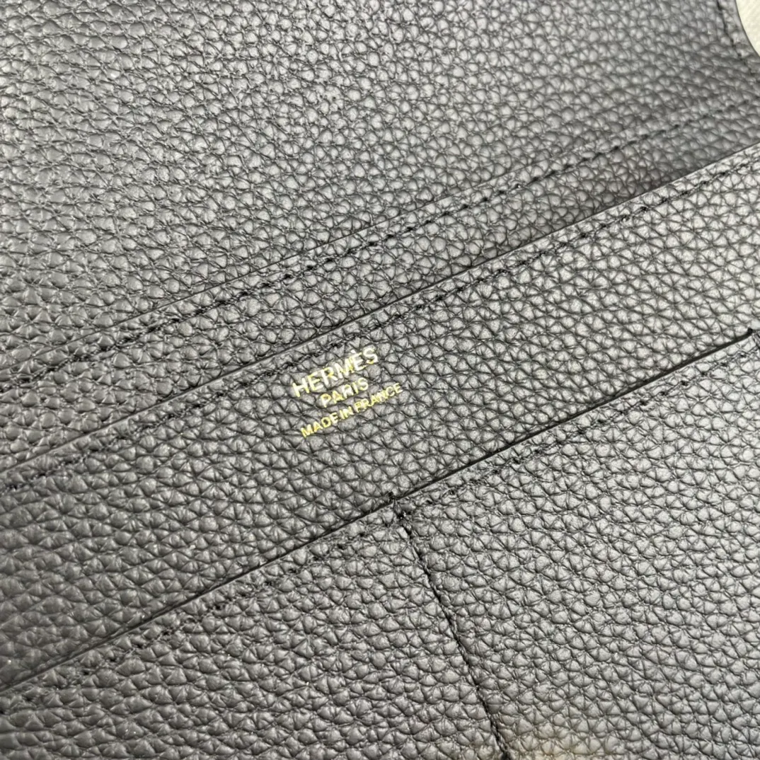 Original quality, p300💰 Hermès Dogon Duo detachable wallet Model: 533 gold buckle Made of Togo calfskin, with original OEM code inside💄 Exquisite workmanship, 8 card slots, 1 bill pocket, 2 extra pockets, a detachable coin purse and palladium-plated saddle nail lock Size: 20.1cm*12.5cm