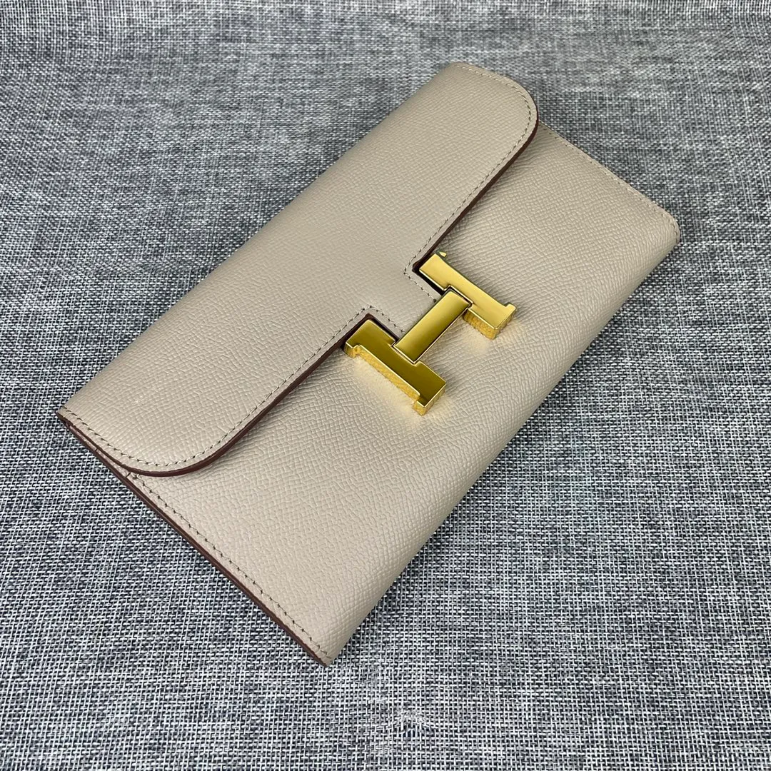 Hermes Constance Original Order p290💰 Model: 539 Palm Pattern Gold Buckle Size: 22*11cm Hermes🇫🇷Overseas🇫🇷Imported cowhide, soft and comfortable to the touch. Counter version, OEM code inside, original replica with gold hardware, exquisite and elegant, oil edge is straight and smooth🎈There are two large note slots, a zipper pocket, and 12 card slots🚚