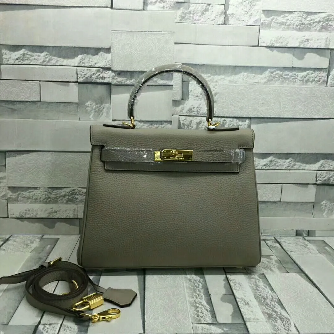 High quality 🅿️P600/P640/P680😀Classic models are sold every day🉐Hermès Kelly pebbled soft cowhide🐂Upgraded quality❤️Soft feel, fine workmanship, good-looking style, versatile all year round! Quality Guaranteed Taste ❗️ 3 sizes small 25cm; medium 28cm; large 32cm