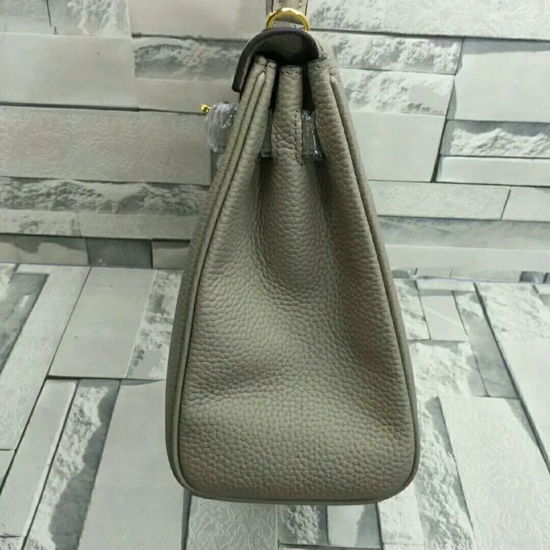 High quality 🅿️P600/P640/P680😀Classic models are sold every day🉐Hermès Kelly pebbled soft cowhide🐂Upgraded quality❤️Soft feel, fine workmanship, good-looking style, versatile all year round! Quality Guaranteed Taste ❗️ 3 sizes small 25cm; medium 28cm; large 32cm