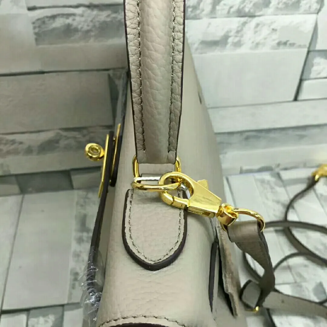 High quality 🅿️P600/P640/P680😀Classic models are sold every day🉐Hermès Kelly pebbled soft cowhide🐂Upgraded quality❤️Soft feel, fine workmanship, good-looking style, versatile all year round! Quality Guaranteed Taste ❗️ 3 sizes small 25cm; medium 28cm; large 32cm