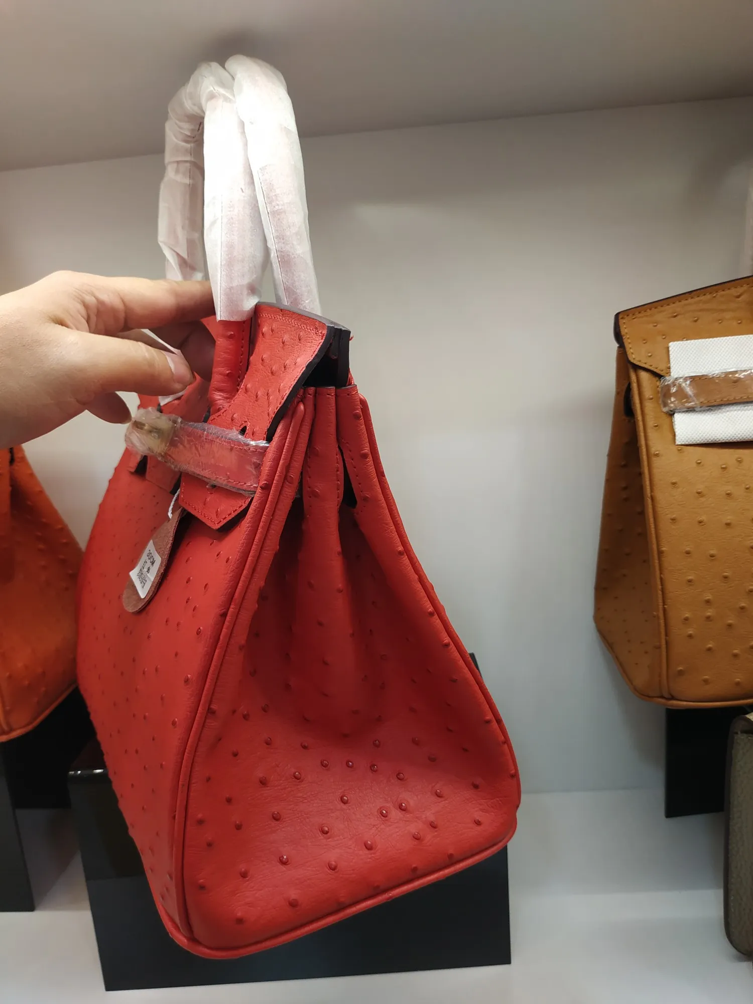 Factory release price: 720💰👏👏A hot product is here. 💃💃Hermes/Hermes👑Official classic production👑Platinum ostrich pattern👑Original quality imported ostrich pattern original first-layer cowhide, [] with pure 24k original hardware Size: 30*22*16cm [Sun] The workmanship is amazing; the legendary slow workmanship is meticulous and the real picture is taken 👉👉Note: Own factory, real picture