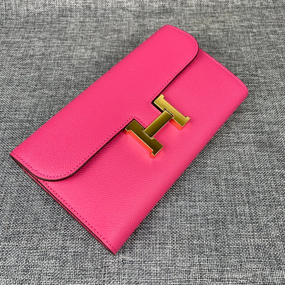 Hermes Constance Original Order p290💰 Model: 539 Palm Pattern Gold Buckle Size: 22*11cm Hermes🇫🇷Overseas🇫🇷Imported cowhide, soft and comfortable to the touch. Counter version, OEM code inside, original replica with gold hardware, exquisite and elegant, oil edge is straight and smooth🎈There are two large note slots, a zipper pocket, and 12 card slots🚚