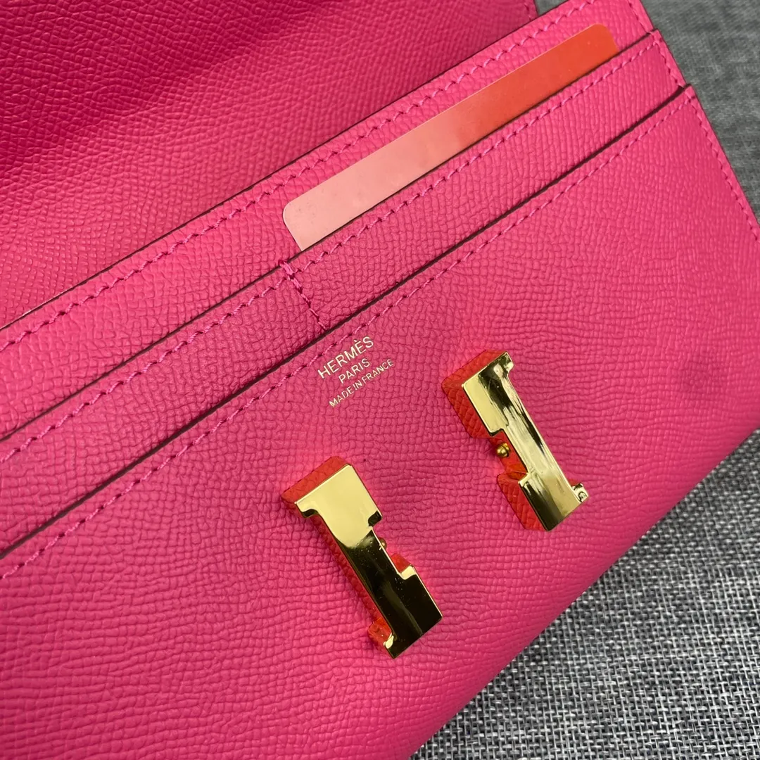 Hermes Constance Original Order p290💰 Model: 539 Palm Pattern Gold Buckle Size: 22*11cm Hermes🇫🇷Overseas🇫🇷Imported cowhide, soft and comfortable to the touch. Counter version, OEM code inside, original replica with gold hardware, exquisite and elegant, oil edge is straight and smooth🎈There are two large note slots, a zipper pocket, and 12 card slots🚚
