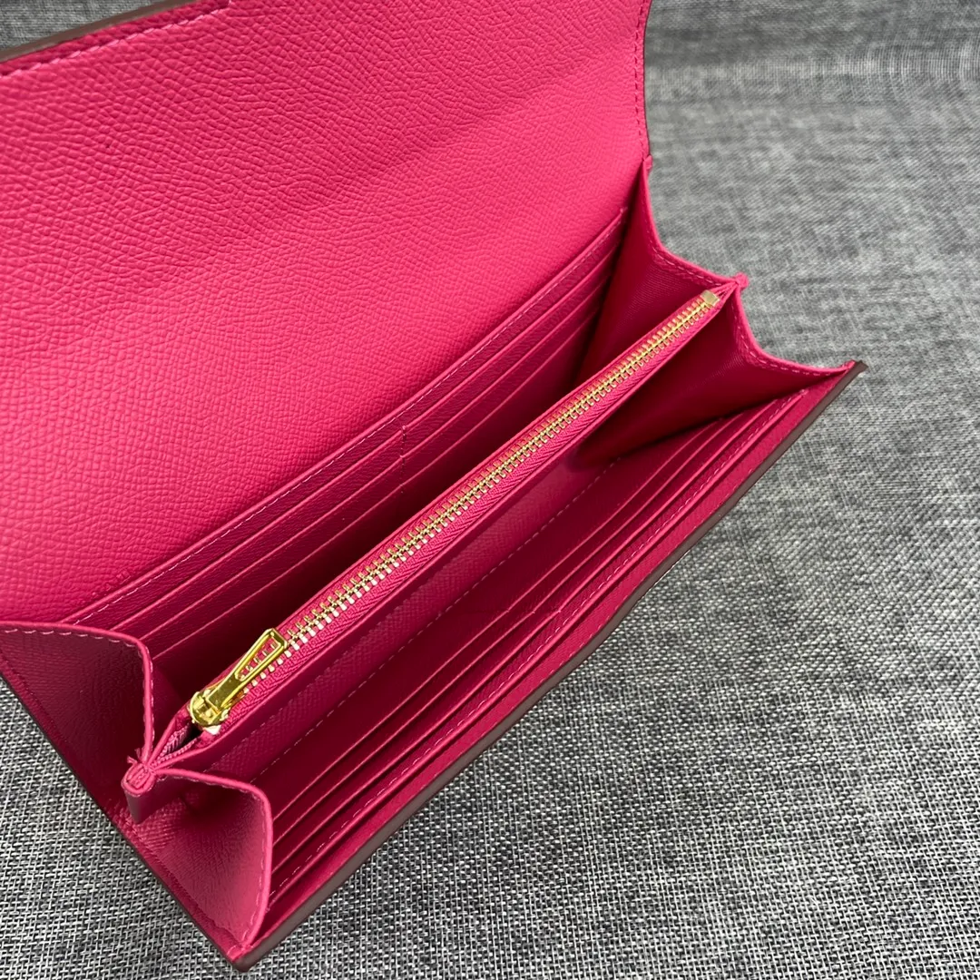 Hermes Constance Original Order p290💰 Model: 539 Palm Pattern Gold Buckle Size: 22*11cm Hermes🇫🇷Overseas🇫🇷Imported cowhide, soft and comfortable to the touch. Counter version, OEM code inside, original replica with gold hardware, exquisite and elegant, oil edge is straight and smooth🎈There are two large note slots, a zipper pocket, and 12 card slots🚚