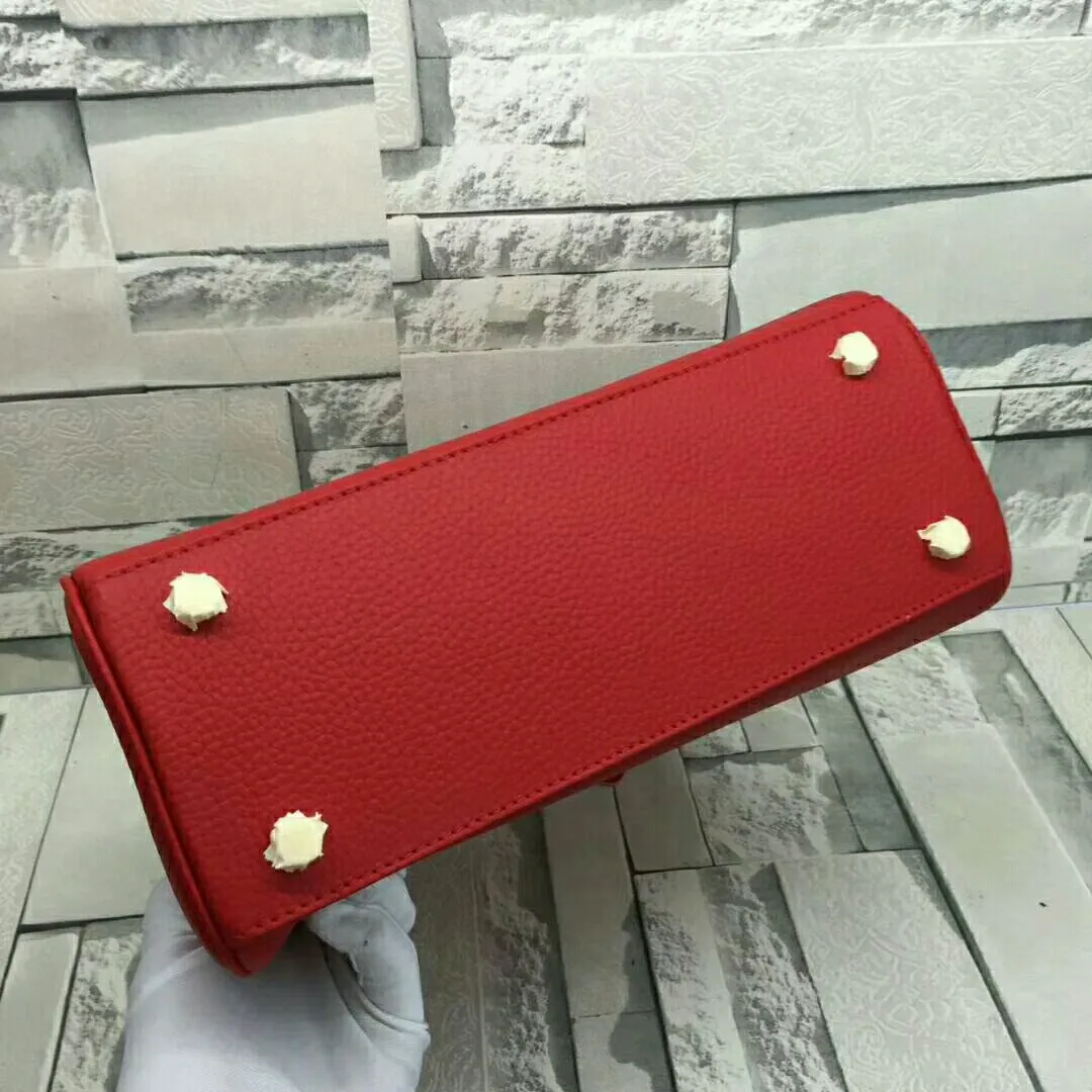 High quality 🅿️P600/P640/P680😀Classic models are sold every day🉐Hermès Kelly pebbled soft cowhide🐂Upgraded quality❤️Soft feel, fine workmanship, good-looking style, versatile all year round! Quality Guaranteed Taste ❗️ 3 sizes small 25cm; medium 28cm; large 32cm