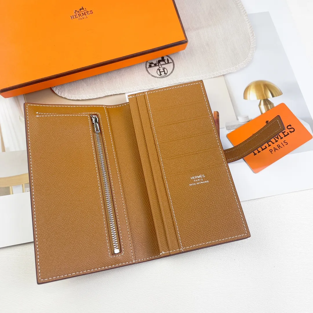 HERMES new model 💰280 New H Passant Toutenmainte Epsom calfskin long wallet Model: 953 - Sheath "H passant" opening and closing - Zippered coin purse - Pocket with original OEM code inside - Metal texture: palladium plated Dimensions: Length 17.5 × Width 9 cm