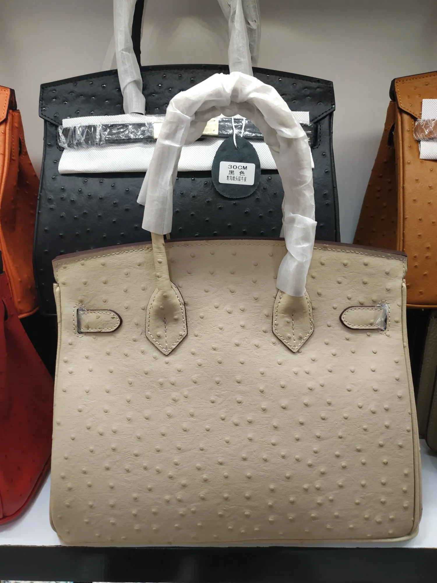 Factory release price: 720💰👏👏A hot product is here. 💃💃Hermes/Hermes👑Official classic production👑Platinum ostrich pattern👑Original quality imported ostrich pattern original first-layer cowhide, [] with pure 24k original hardware Size: 30*22*16cm [Sun] The workmanship is amazing; the legendary slow workmanship is meticulous and the real picture is taken 👉👉Note: Own factory, real picture