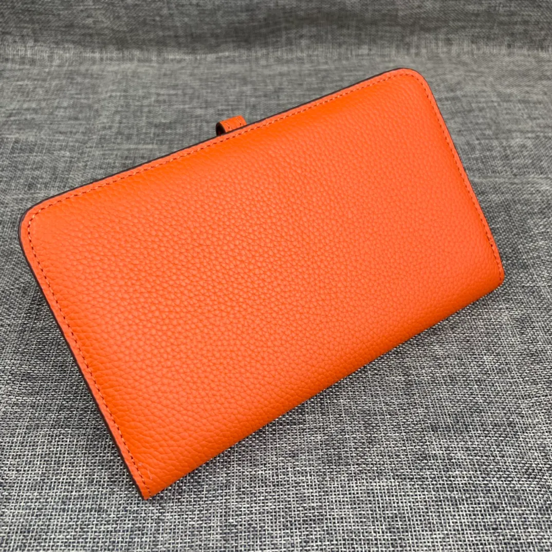 Original quality, p300💰 Hermès Dogon Duo detachable wallet Model: 533 silver buckle Made of togo calfskin, with original OEM code inside💄 Exquisite workmanship, 8 card slots, 1 banknote pocket, 2 additional pockets, a detachable coin purse and palladium-plated saddle nail lock Size: 20.1cm*12.5cm