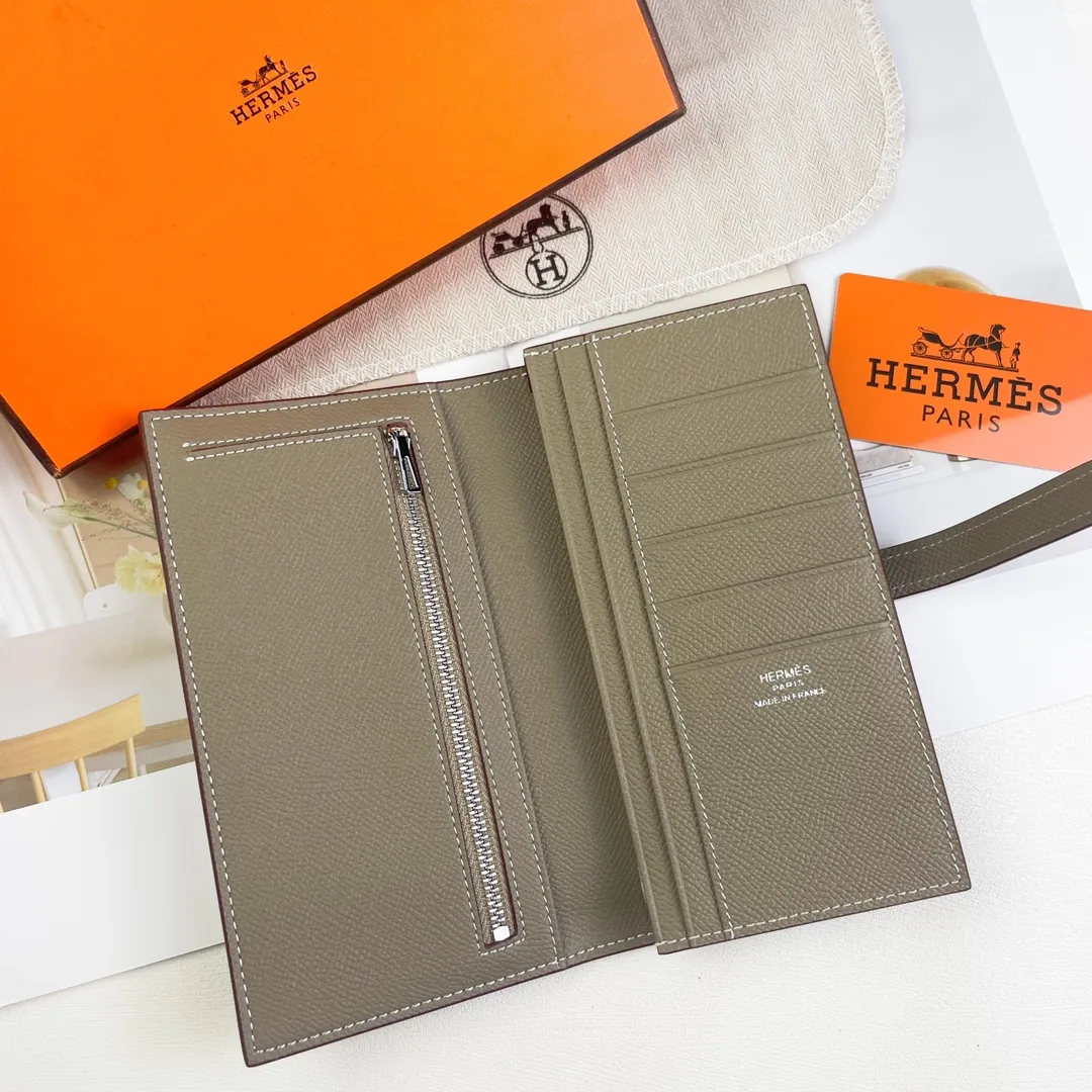 HERMES new model 💰280 New H Passant Toutenmainte Epsom calfskin long wallet Model: 953 - Sheath "H passant" opening and closing - Zippered coin purse - Pocket with original OEM code inside - Metal texture: palladium plated Dimensions: Length 17.5 × Width 9 cm