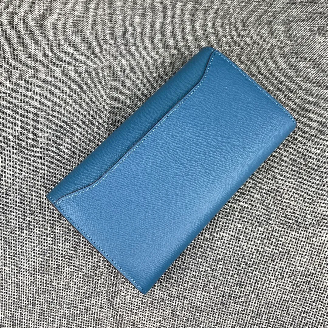 Hermes Constance Original Order p290💰 Model: 539 Palm Pattern Gold Buckle Size: 22*11cm Hermes🇫🇷Overseas🇫🇷Imported cowhide, soft and comfortable to the touch. Counter version, OEM code inside, original replica with gold hardware, exquisite and elegant, oil edge is straight and smooth🎈There are two large note slots, a zipper pocket, and 12 card slots🚚