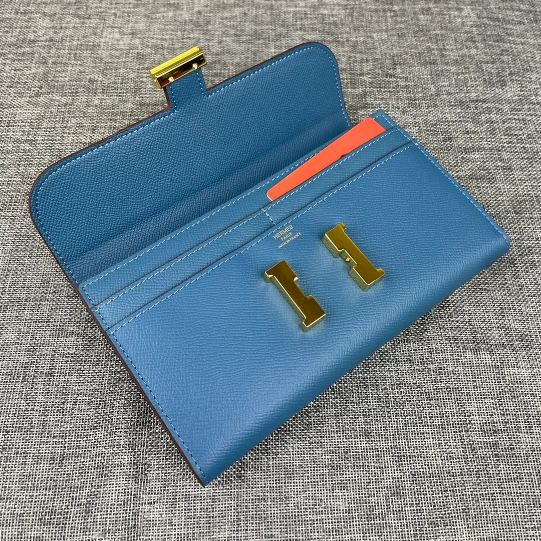 Hermes Constance Original Order p290💰 Model: 539 Palm Pattern Gold Buckle Size: 22*11cm Hermes🇫🇷Overseas🇫🇷Imported cowhide, soft and comfortable to the touch. Counter version, OEM code inside, original replica with gold hardware, exquisite and elegant, oil edge is straight and smooth🎈There are two large note slots, a zipper pocket, and 12 card slots🚚