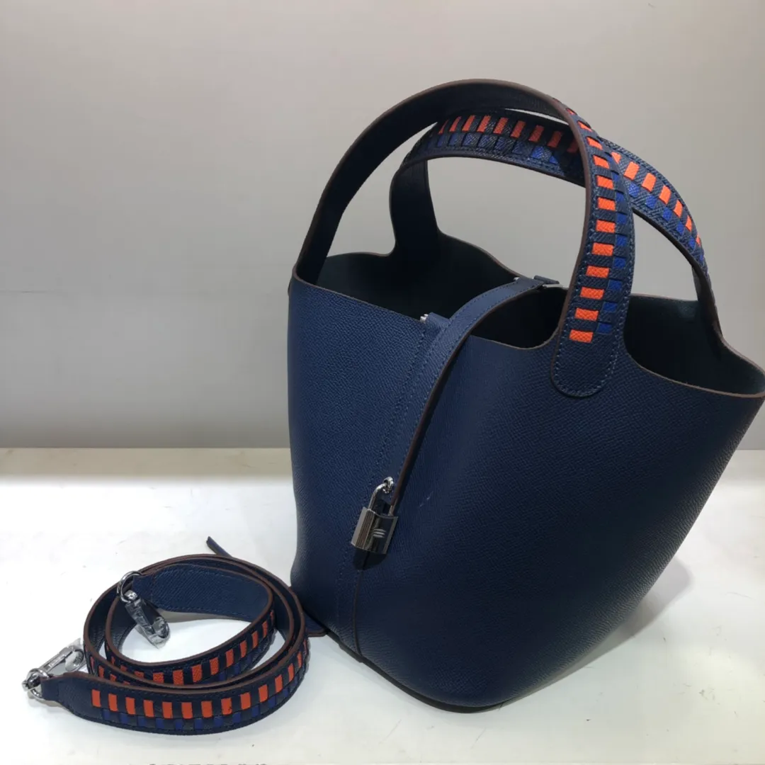 Running price💰760👉Hermes Epsom palm print vegetable basket color block braided wrist 🌺top calfskin original leather😈 size 20/20/16