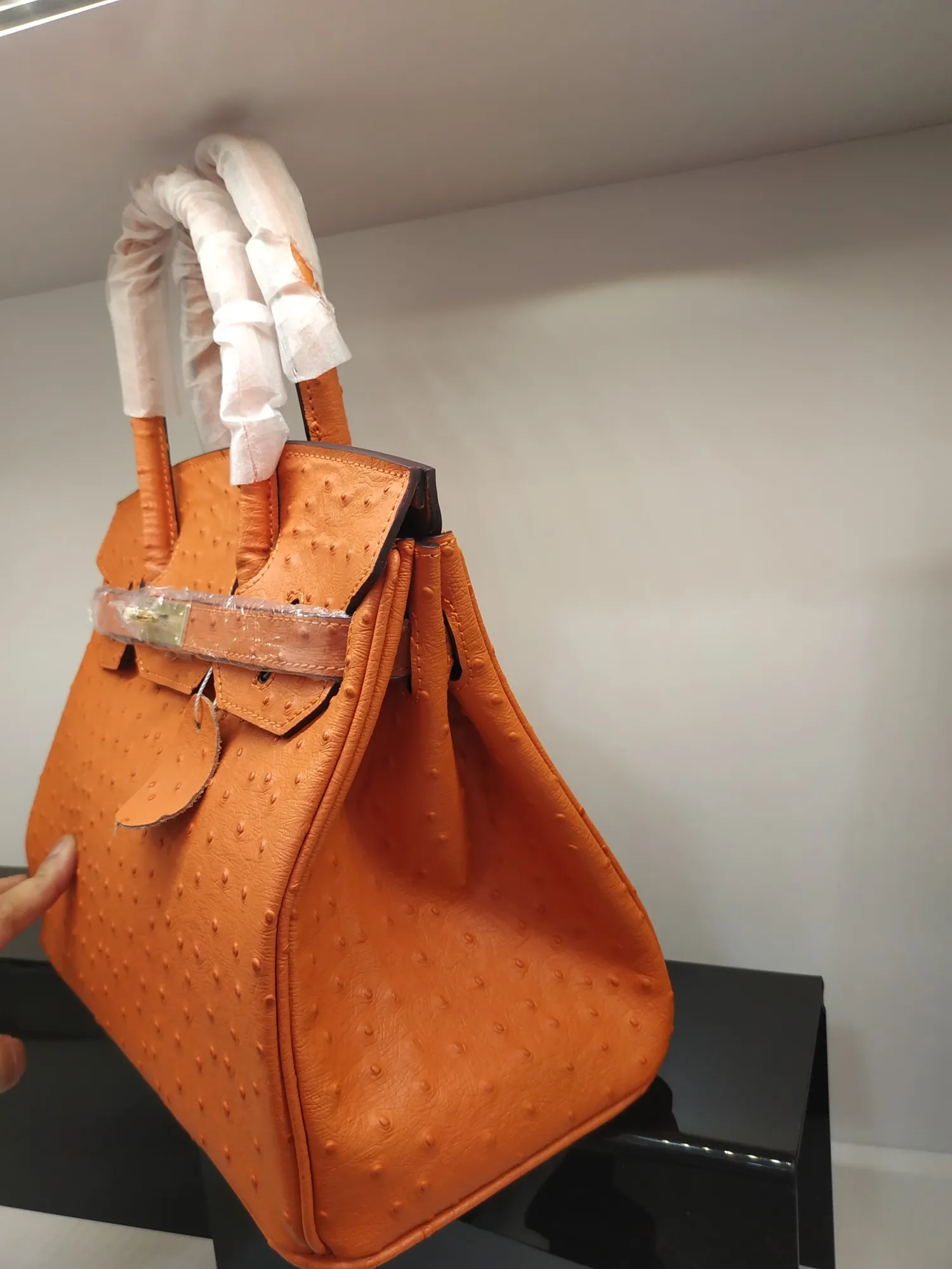 Factory release price: 720💰👏👏A hot product is here. 💃💃Hermes/Hermes👑Official classic production👑Platinum ostrich pattern👑Original quality imported ostrich pattern original first-layer cowhide, [] with pure 24k original hardware Size: 30*22*16cm [Sun] The workmanship is amazing; the legendary slow workmanship is meticulous and the real picture is taken 👉👉Note: Own factory, real picture