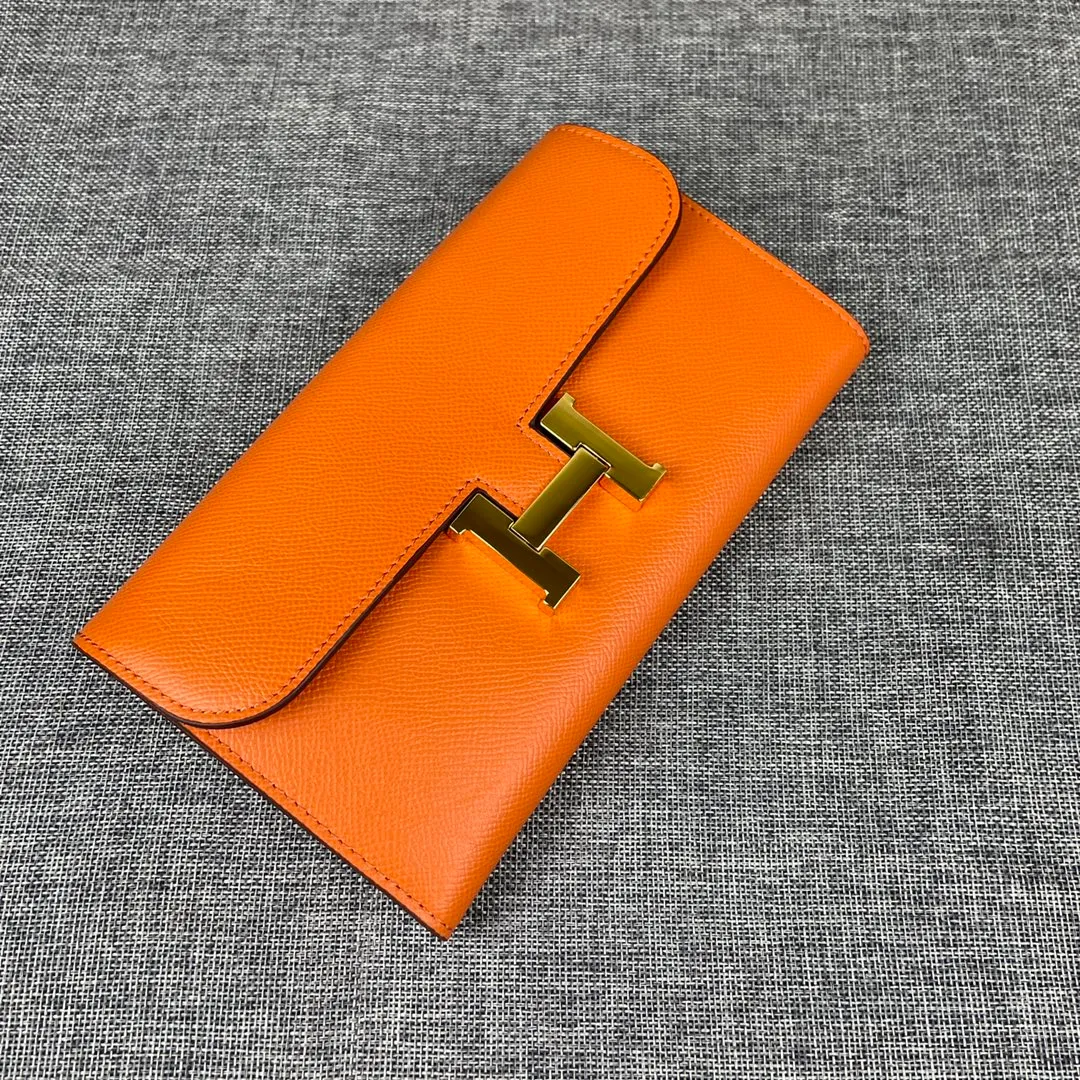 Hermes Constance Original Order p290💰 Model: 539 Palm Pattern Gold Buckle Size: 22*11cm Hermes🇫🇷Overseas🇫🇷Imported cowhide, soft and comfortable to the touch. Counter version, OEM code inside, original replica with gold hardware, exquisite and elegant, oil edge is straight and smooth🎈There are two large note slots, a zipper pocket, and 12 card slots🚚