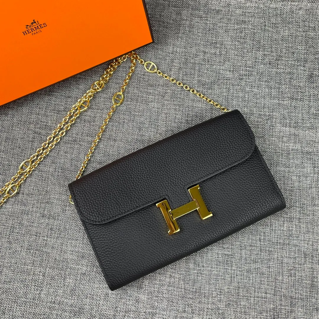 Hermes Constance p310💰 Hermes model: 9852 gold chain togo leather size: 22*11cm 🇫🇷Overseas🇫🇷Imported Togo cowhide, with original OEM code inside, soft and comfortable to the touch. The original replica is matched with silver hardware, exquisite and elegant, and the oil edge is straight and smooth🎈There are two large note slots, a zipper pocket, and 12 card slots🚚The gold chain is 120cm long