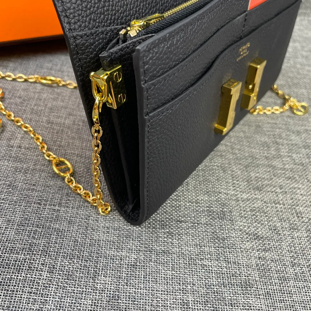 Hermes Constance p310💰 Hermes model: 9852 gold chain togo leather size: 22*11cm 🇫🇷Overseas🇫🇷Imported Togo cowhide, with original OEM code inside, soft and comfortable to the touch. The original replica is matched with silver hardware, exquisite and elegant, and the oil edge is straight and smooth🎈There are two large note slots, a zipper pocket, and 12 card slots🚚The gold chain is 120cm long