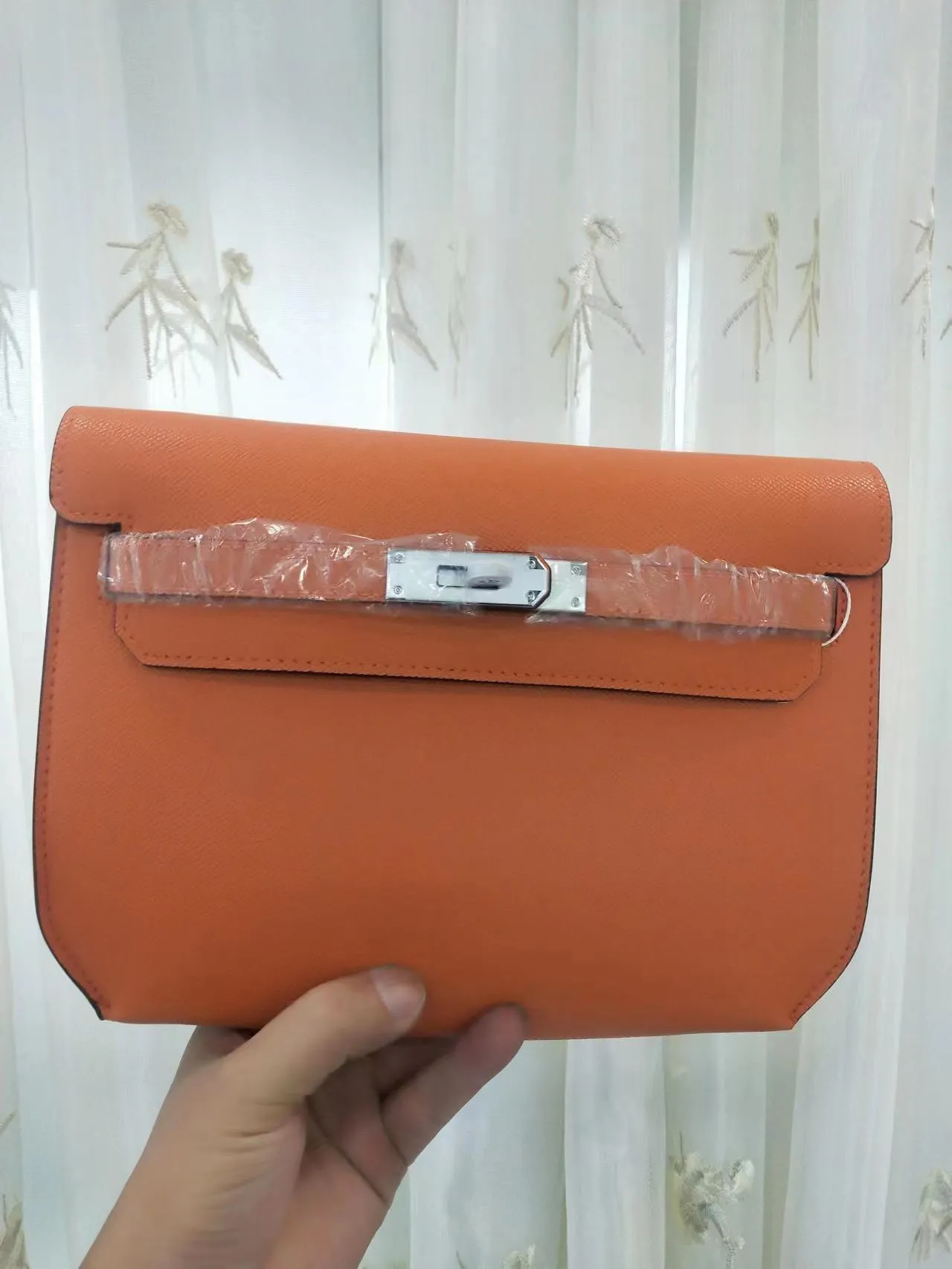 640💰New product: Hermès retro style Kelly with three shoulder straps, multi-purpose, very versatile, can be hung diagonally under the arm with palm print leather, 25-18-4