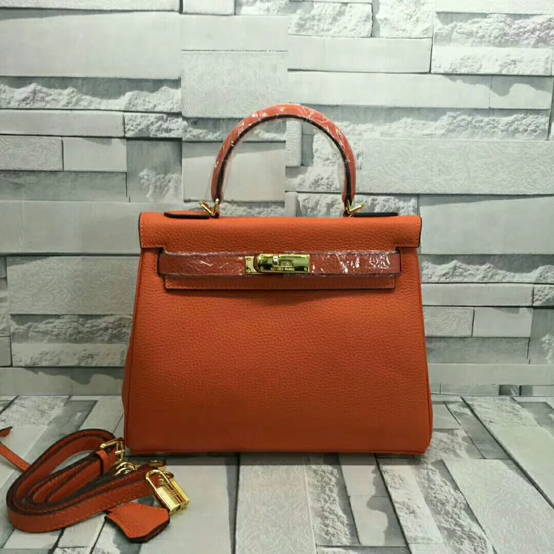 High quality 🅿️P600/P640/P680😀Classic models are sold every day🉐Hermès Kelly pebbled soft cowhide🐂Upgraded quality❤️Soft feel, fine workmanship, good-looking style, versatile all year round! Quality Guaranteed Taste ❗️ 3 sizes small 25cm; medium 28cm; large 32cm