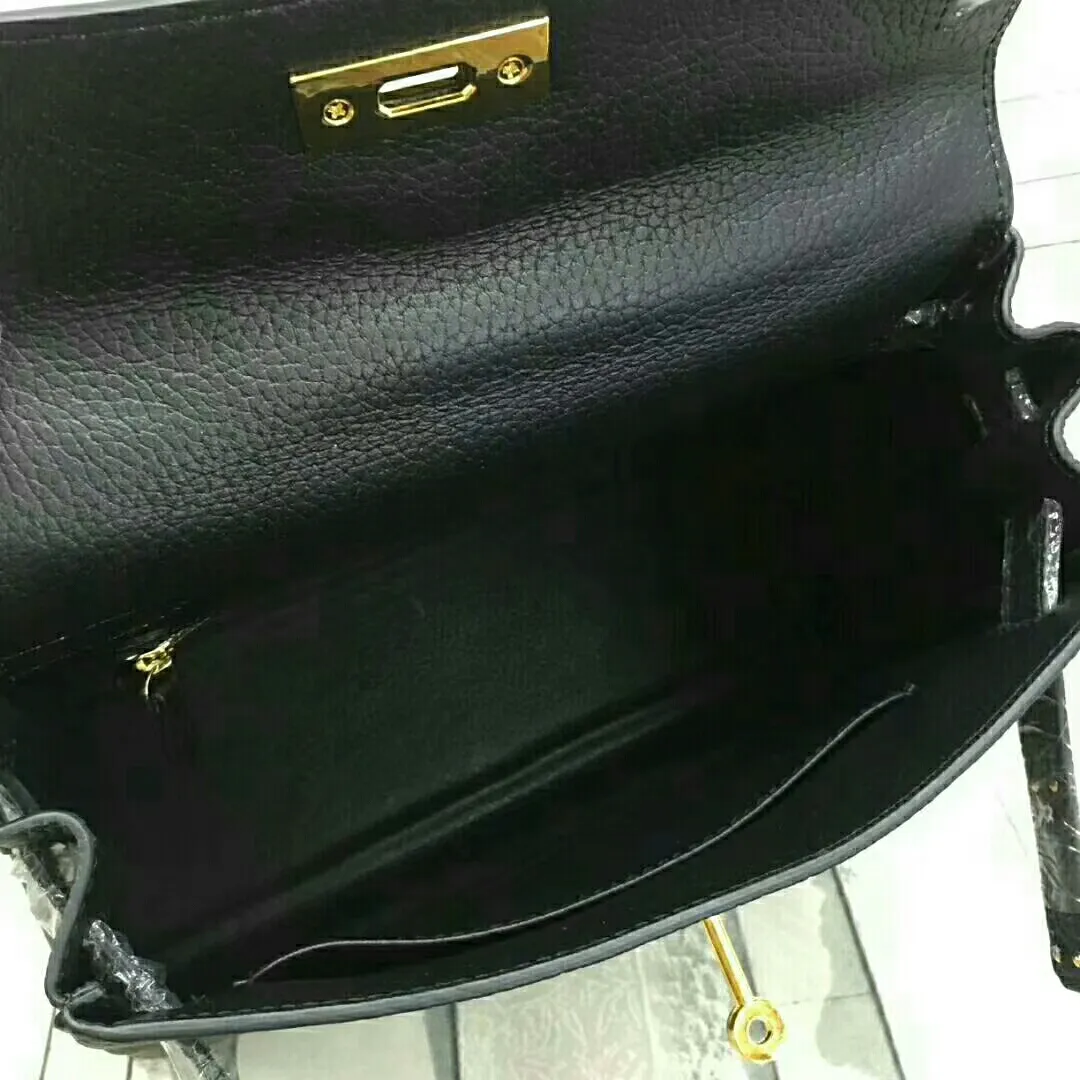 High quality 🅿️P600/P640/P680😀Classic models are sold every day🉐Hermès Kelly pebbled soft cowhide🐂Upgraded quality❤️Soft feel, fine workmanship, good-looking style, versatile all year round! Quality Guaranteed Taste ❗️ 3 sizes small 25cm; medium 28cm; large 32cm