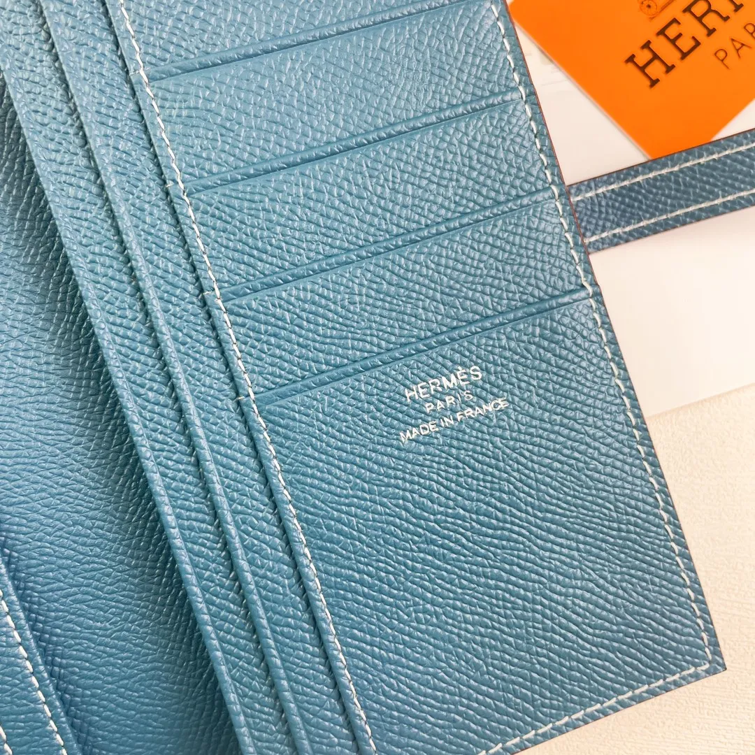 HERMES new model 💰280 New H Passant Toutenmainte Epsom calfskin long wallet Model: 953 - Sheath "H passant" opening and closing - Zippered coin purse - Pocket with original OEM code inside - Metal texture: palladium plated Dimensions: Length 17.5 × Width 9 cm