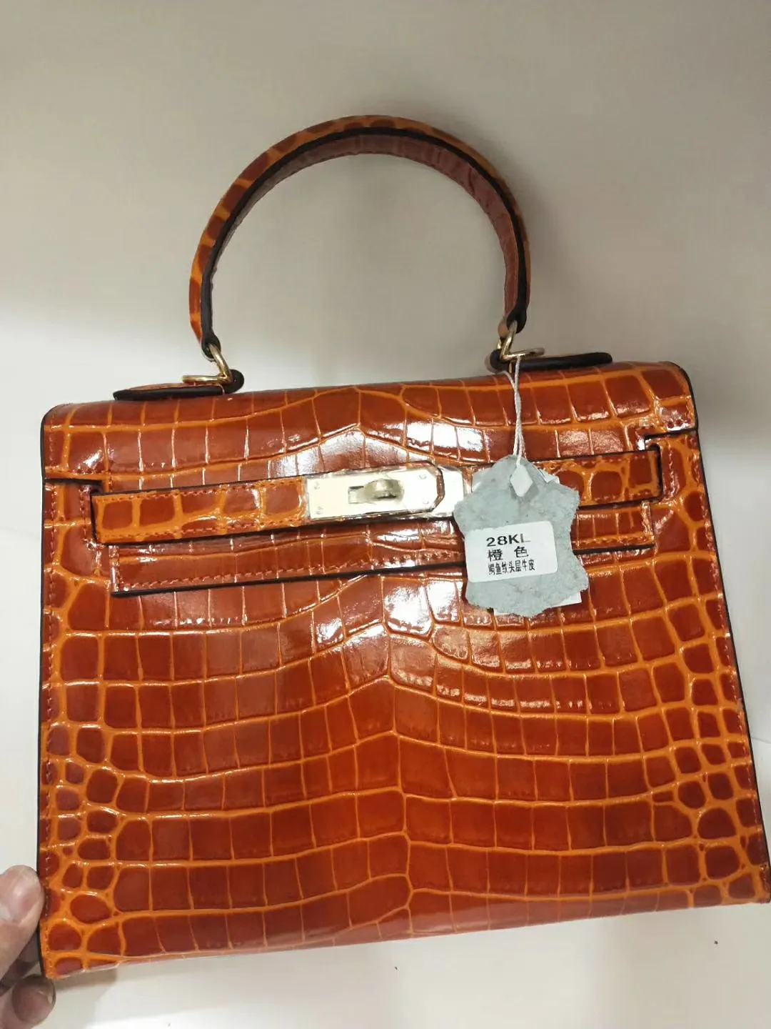 Batch 50cmP640, 28cmP680💅💅🎈Hermes 🎈Hermes 😱Classic Kelly crocodile pattern Original first-layer cowhide leather inner sheepskin [strong] Original steel hardware Selected crocodile pattern Exquisite workmanship Detailed quality depends on the real thing and the picture Original workmanship Comes with a long shoulder strap Reasonable price Classic coming [Seduce] The picture above must sell [Victory] Size: 25×20×10cm, 28×23×13cm