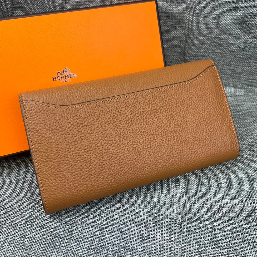 Hermes Constance p270💰 Hermes model: 539 silver buckle togo leather size: 22*11cm 🇫🇷Overseas🇫🇷Imported Togo cowhide, soft and comfortable to the touch. The original replica is matched with gold hardware and has the original OEM code inside. It is exquisite and elegant, and the oil edges are straight and smooth🎈There are two large note slots, a zipper pocket, and 12 card slots inside🚚