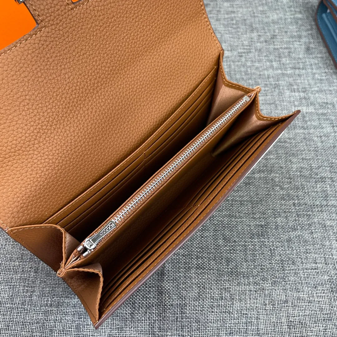 Hermes Constance p270💰 Hermes model: 539 silver buckle togo leather size: 22*11cm 🇫🇷Overseas🇫🇷Imported Togo cowhide, soft and comfortable to the touch. The original replica is matched with gold hardware and has the original OEM code inside. It is exquisite and elegant, and the oil edges are straight and smooth🎈There are two large note slots, a zipper pocket, and 12 card slots inside🚚