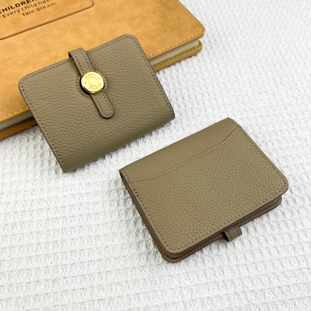 Hermes original Togo p180💰 Model: 0510 size: 11*10cm 🇫🇷Overseas🇫🇷Imported Togo cowhide, soft and comfortable to the touch. Counter version, original replica with hardware, exquisite and elegant, oil edges are straight and smooth🎈Exquisite convenient card holder
