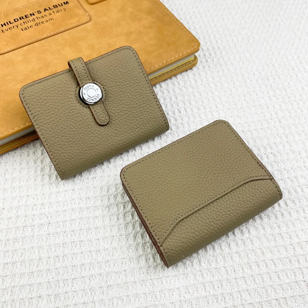 Hermes original Togo p180💰 Model: 0510 size: 11*10cm 🇫🇷Overseas🇫🇷Imported Togo cowhide, soft and comfortable to the touch. Counter version, original replica with hardware, exquisite and elegant, oil edges are straight and smooth🎈Exquisite convenient card holder