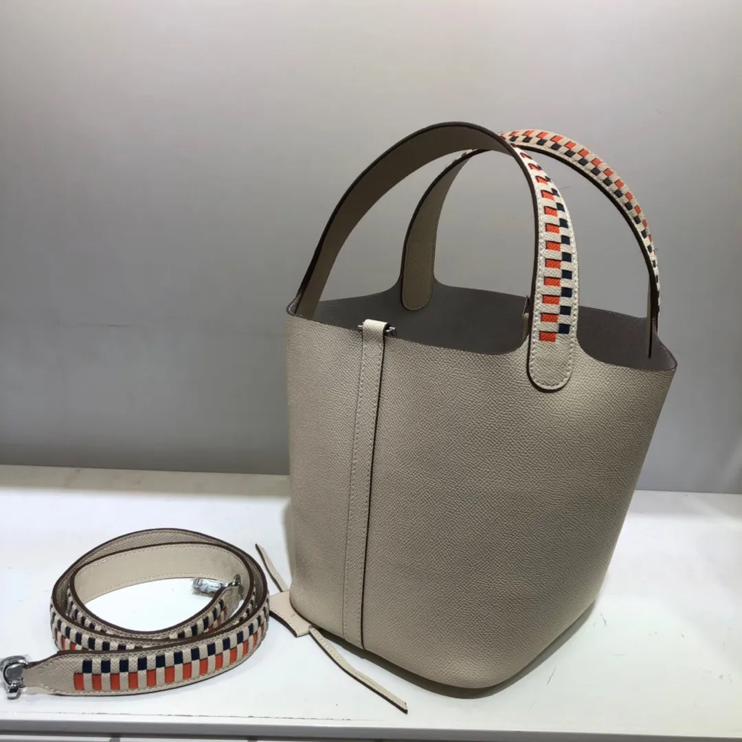 Running price💰760👉Hermes Epsom palm print vegetable basket color block braided wrist 🌺top calfskin original leather😈 size 20/20/16