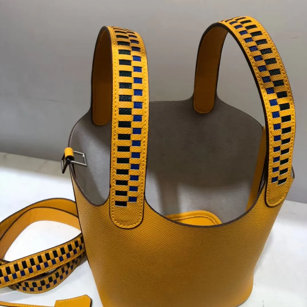 Running price💰760👉Hermes Epsom palm print vegetable basket color block braided wrist 🌺top calfskin original leather😈 size 20/20/16