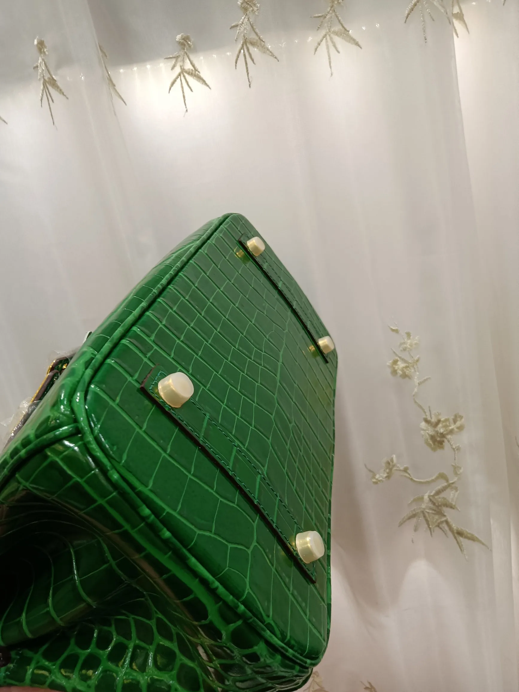 Hot model debuts, price has been adjusted💰800/380/360💥Hermes/Hermes💥Official classic production💋Platinum crocodile pattern💋Original quality coming👉Using imported crocodile pattern cowhide , with pure 24k original hardware💎Size: large 35*25*18cm/medium 30*22*16cm/small 25* 20*14cm👛Excellent workmanship👏👏Legendary slow work and careful work💓Real pictures taken💓Classic beauty worth owning💃🏻💃🏻💃🏻