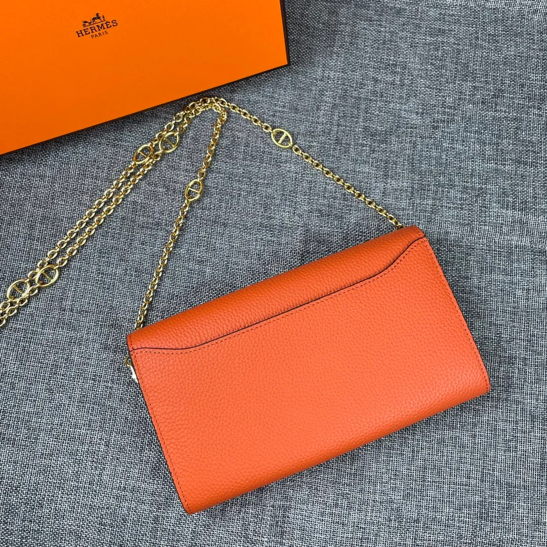 Hermes Constance p310💰 Hermes model: 9852 gold chain togo leather size: 22*11cm 🇫🇷Overseas🇫🇷Imported Togo cowhide, with original OEM code inside, soft and comfortable to the touch. The original replica is matched with silver hardware, exquisite and elegant, and the oil edge is straight and smooth🎈There are two large note slots, a zipper pocket, and 12 card slots🚚The gold chain is 120cm long