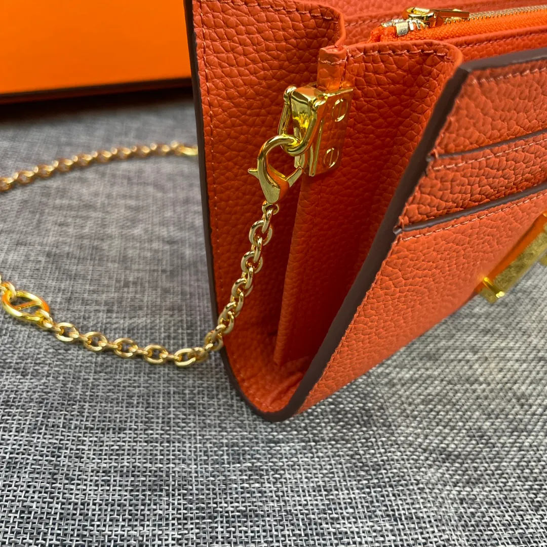 Hermes Constance p310💰 Hermes model: 9852 gold chain togo leather size: 22*11cm 🇫🇷Overseas🇫🇷Imported Togo cowhide, with original OEM code inside, soft and comfortable to the touch. The original replica is matched with silver hardware, exquisite and elegant, and the oil edge is straight and smooth🎈There are two large note slots, a zipper pocket, and 12 card slots🚚The gold chain is 120cm long