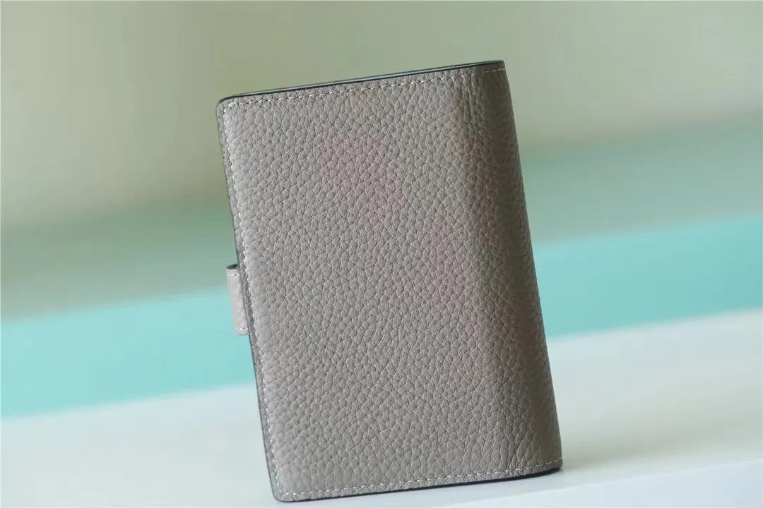 P150💰M81561 black m82198 light coffee m82461 rose red m82144 pink full leather pebbled lockme leather buckle Hermès short suit clip two-fold short wallet coin purse combination picture collection oo [handshake] [handshake]